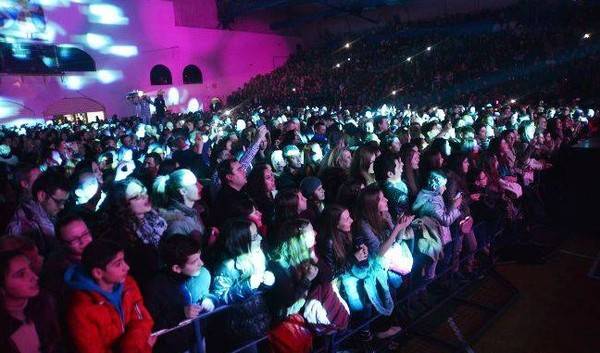 1488712_561299233960465_1969536388_n