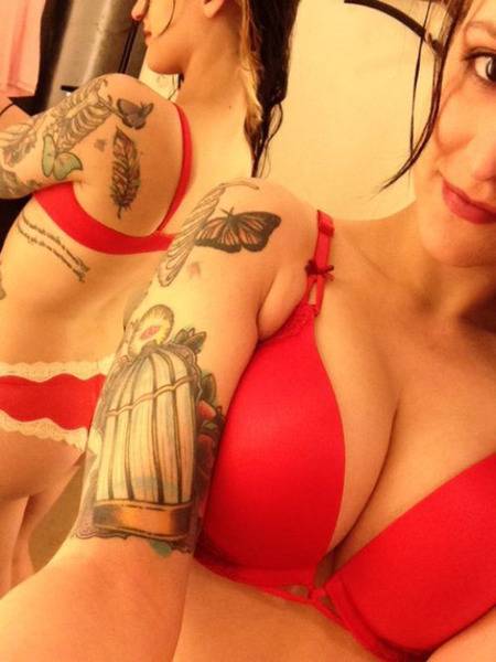 Prelepe-devojke-sa-tetovazama-24