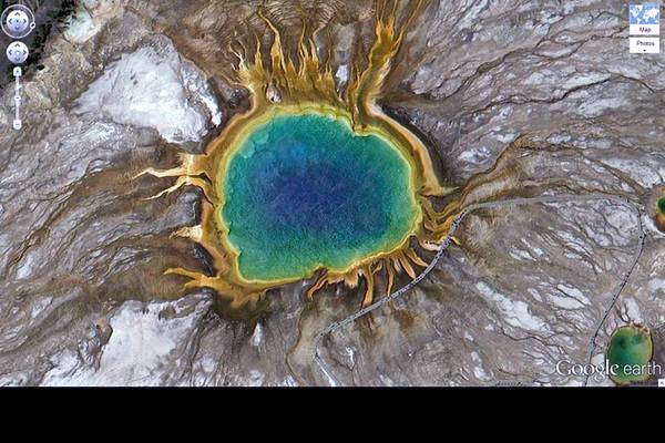 grand-prismatic-spring-yellowstone-natonal-park-on-google-earth
