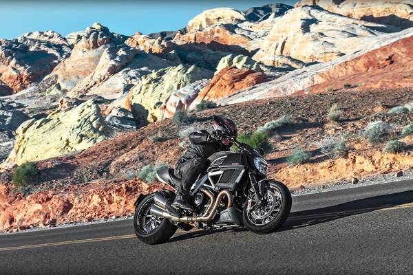 2015-ducati-diavel-02-960x640