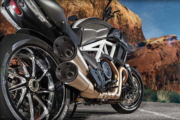 2015-ducati-diavel-03-960x640