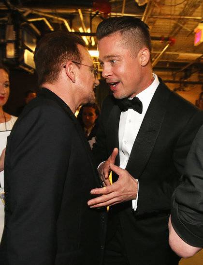 bono-brad-pitt-oscars-2014-backstage-getty_GA