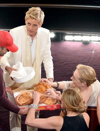 ellen-degeneres-pizza-oscars-2014-getty_GA