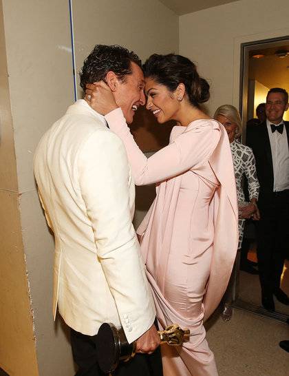 matthew-mcconaughey-camila-alves-oscars-2014-backstage-getty_GA
