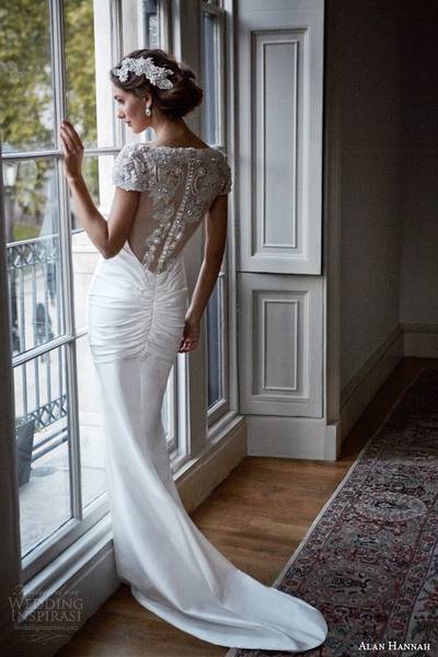 alan-hannah-2014-gwyneth-wedding-dress-back-swarovski-crystal-beadwork