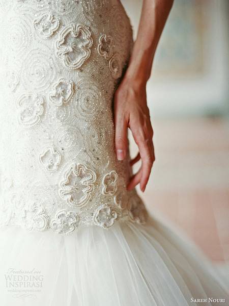 sareh-nouri-bridal-fall-2014-delphine-strapless-wedding-dress-detail-bodice