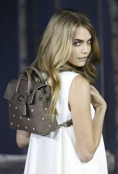 cara-delevingne-by-mulberry-1392652119-27270
