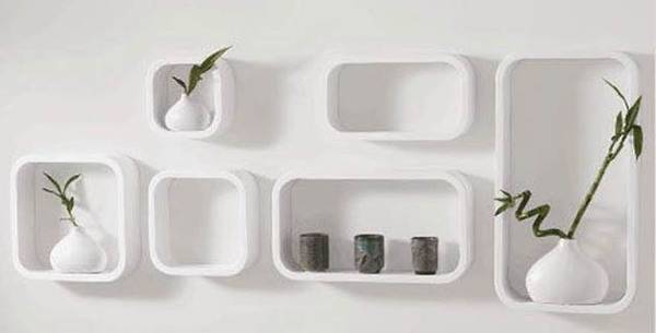 Полици – најкорисен украс во домот