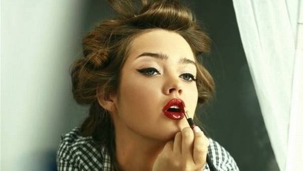 Ретро шминката од 50-те повторно е во мода!