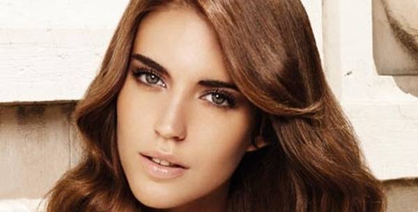 Празнични фризури според новите трендови за 2012 година