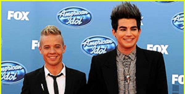 Адам Ламберт се степал со дечко му пред геј клуб! boza.mk