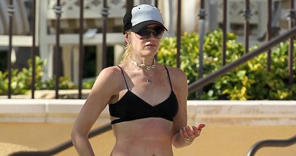 Гвен Стефани во одлична форма: Има два сина, 42 години и супер тело!