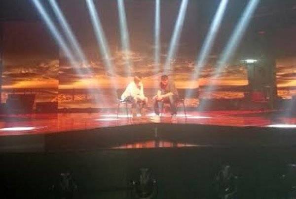 Даниел има девојка? Падна првиот јавен бакнеж во Икс Фактор