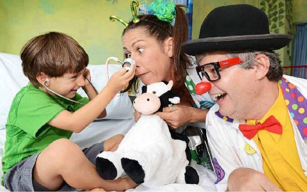 Како да се забавува вашето дете кога е болно?