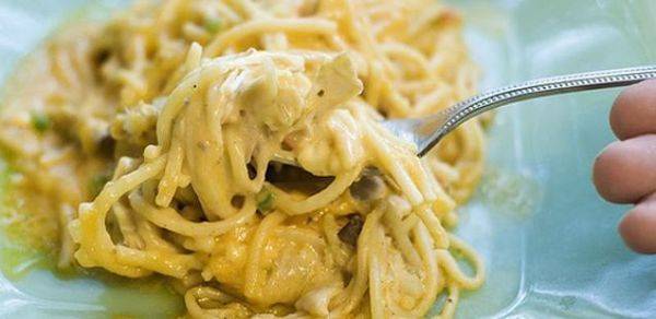 Запечени шпагети со пилешко месо