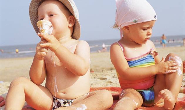 Како да го заштитите вашето бебе од сонцето