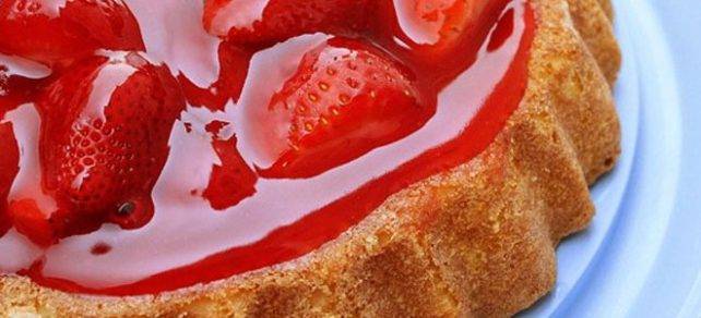 Торта со јагоди