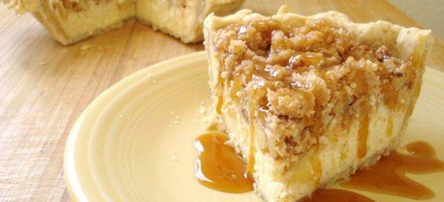 Вкусна пита од јаболко и карамела