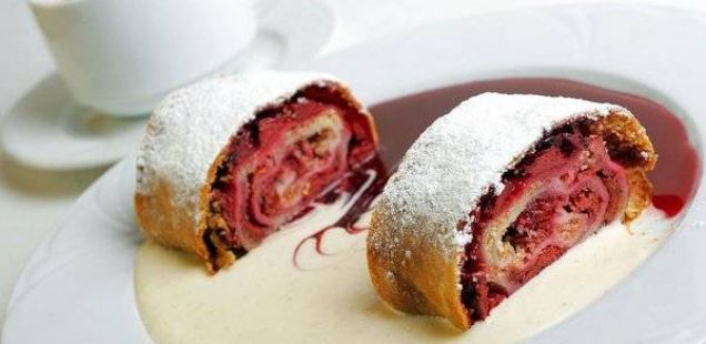 Домашна штрудла со вишни