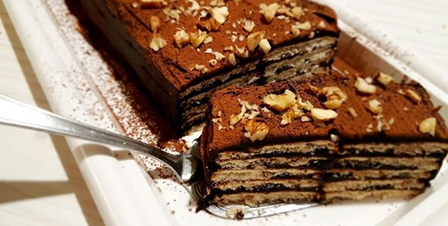 Чоколадна торта со бисквити