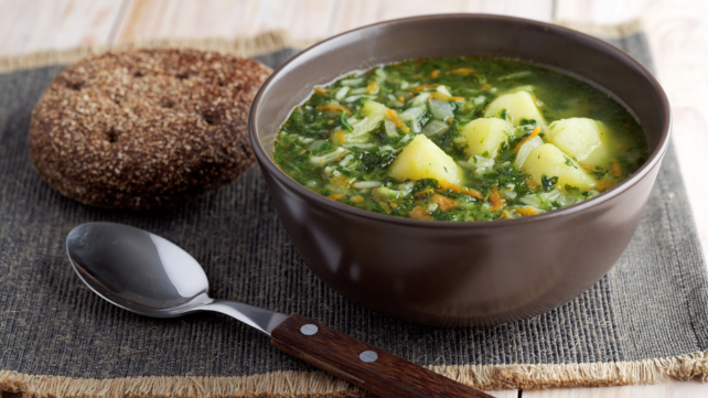 Лесна чорба со спанаќ