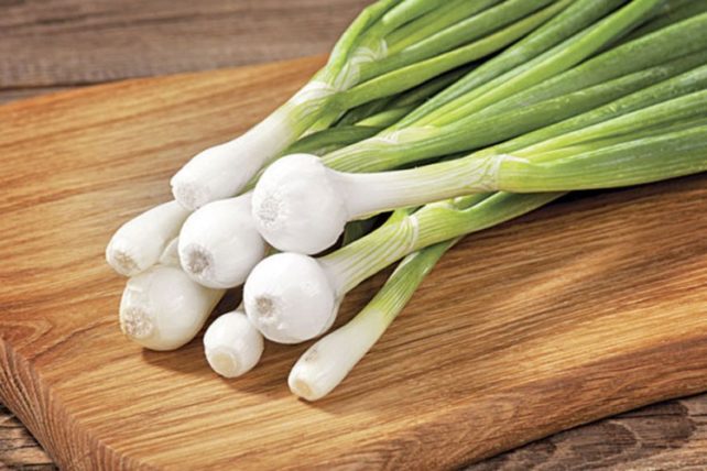 Зошто треба да се јаде млад кромид?