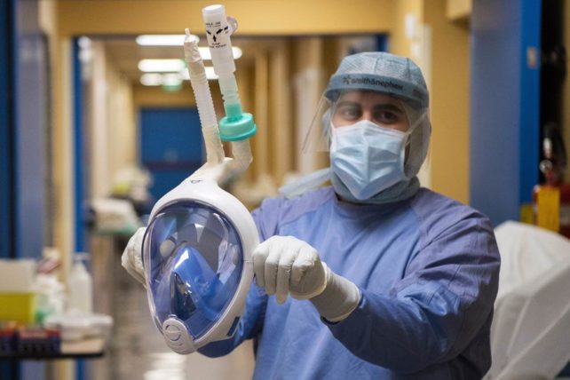 Одлично: Нуркачки маски за да им помогнат на пациентите во Торино да дишат