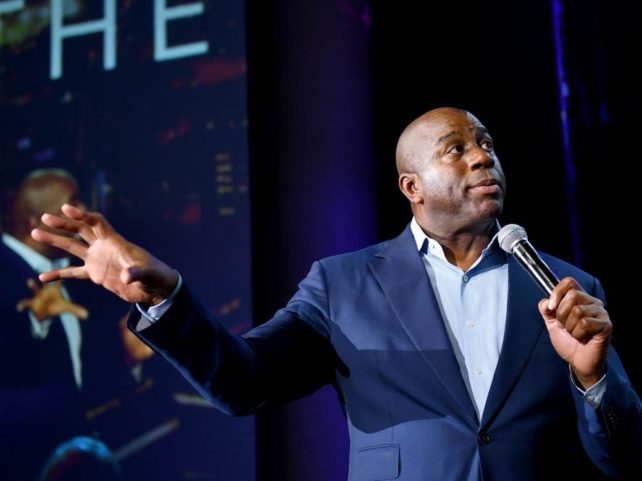 Меџик нема дилема: Ако НБА лигата продолжи, ќе биде без публика