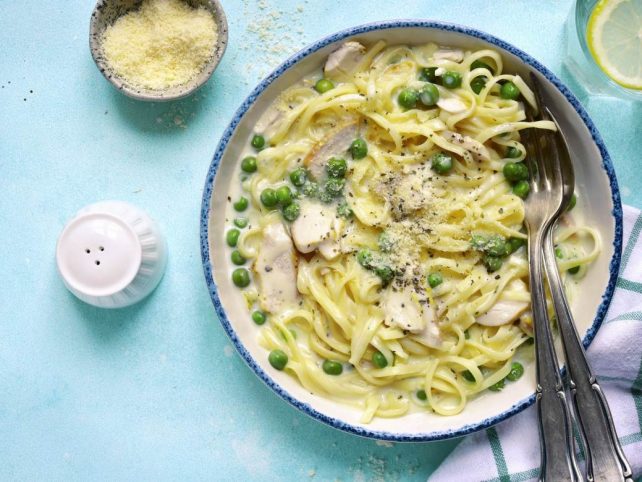 Вкусно и подготвено за помалку од половина час: Тестенини со грашок и пилешко