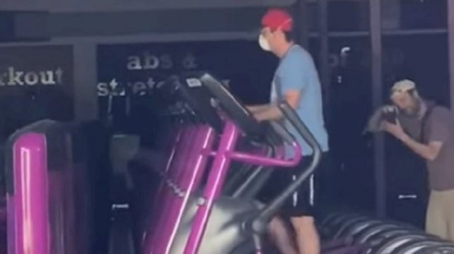 Ниту протестите во Минеаполис не можат да го натераат овој човек да ја напушти теретаната