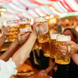 Пивото на Октоберфест и оваа година поскапе, зголемени се цените и на безалкохолните пијалоци
