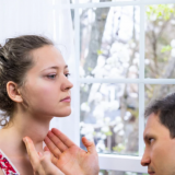 Знаци дека нешто не е во ред со вашата тироидна жлезда