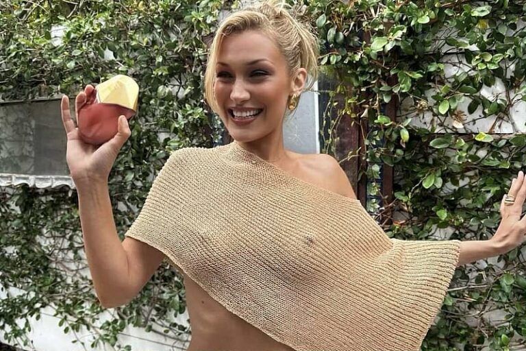 Бела Хадид го прифаќа трендот „без градник“: Гордо ги покажува своите природни гради